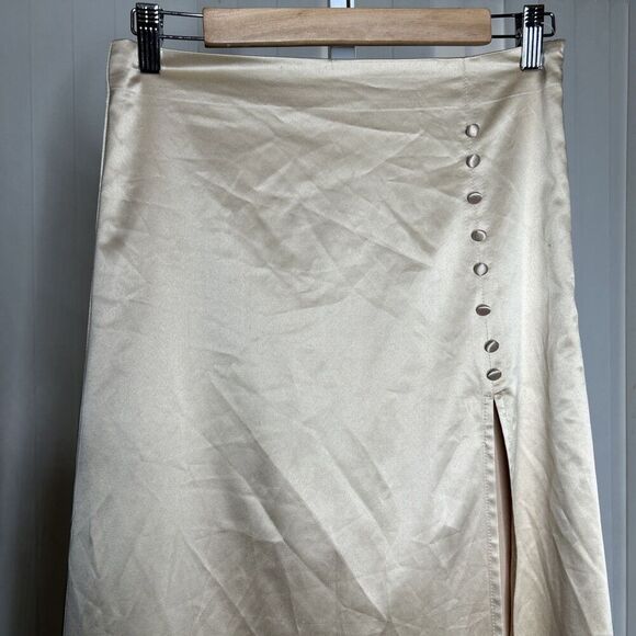 Mable Satin Midi Skirt Nude Beige Color Deep Slit Buttons Zip Closure Size M - Picture 3 of 8